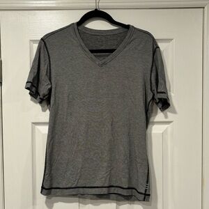 Lululemon V-neck Short Sleeve T-shirt